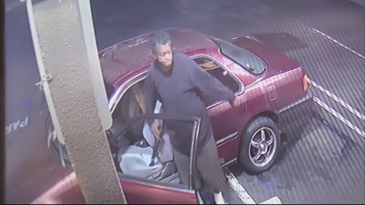 VIDEO Elderly man and teenage boy break into Lakewood Liquor store