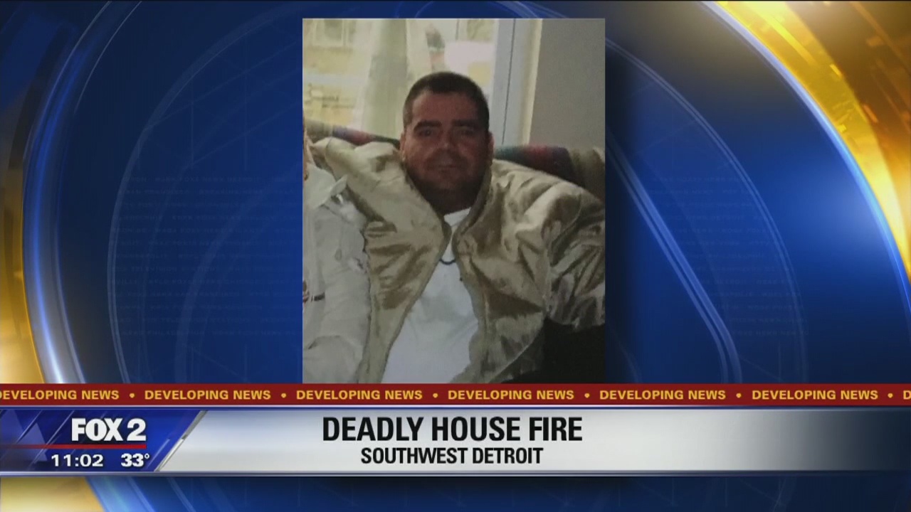 1 killed in Detroit house fire; roommate escapes through second-story window