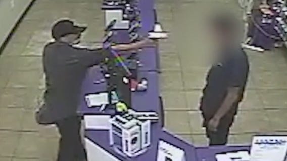 Police looking for serial robber