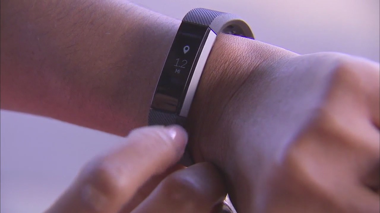 City of Santa Monica issues Fitbits to locals in health awareness program