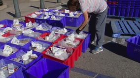 Pasadena Senior Center hands out free food for the elderly
