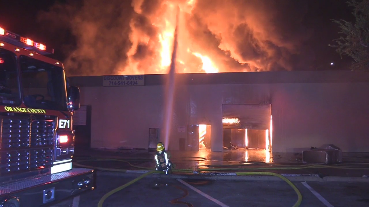 Fire destroys moving business in Santa Ana