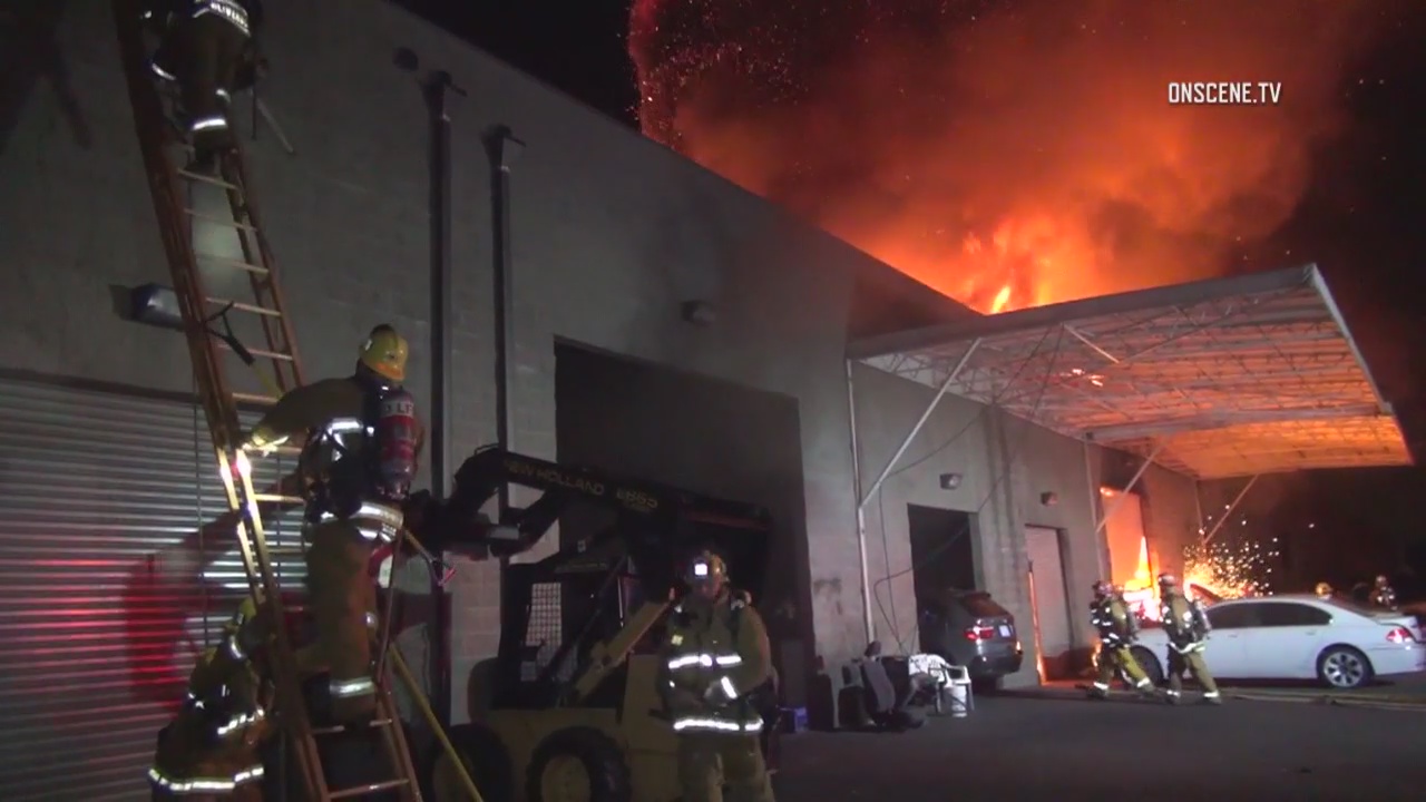 Fire damages auto sales business in Sun Valley