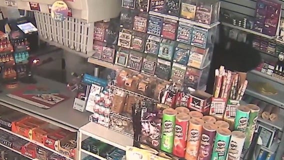 Two arrested after Simi Valley break-in leads to chase