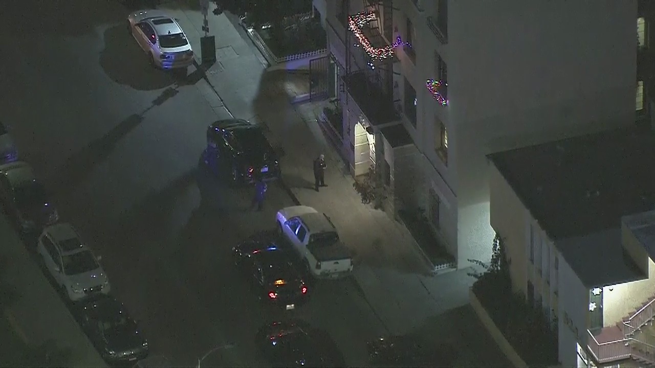 Police officer injured during foot pursuit of suspect in Hollywood
