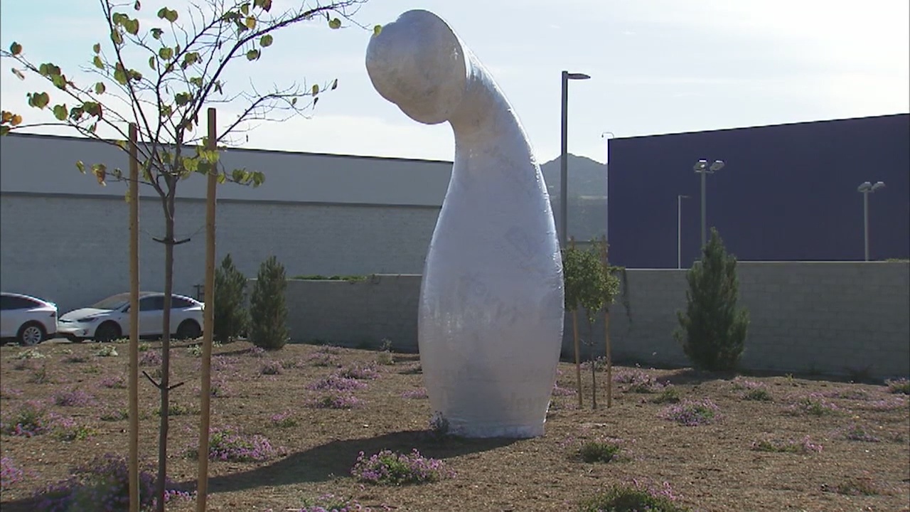 New IKEA staue in Burbank