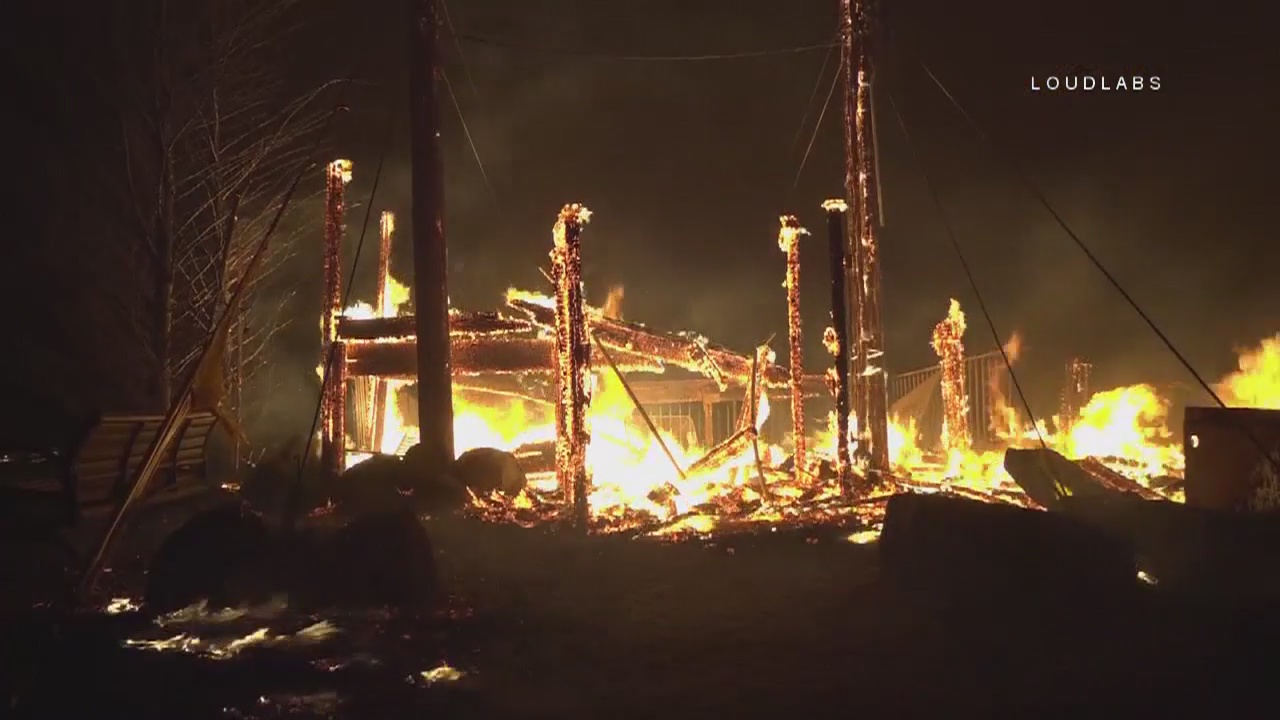 Fast-moving brush fire in Santa Paula