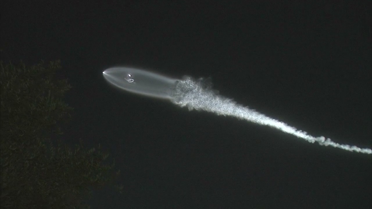 Many reports of strange light in skies over SoCal after SpaceX launches rocket