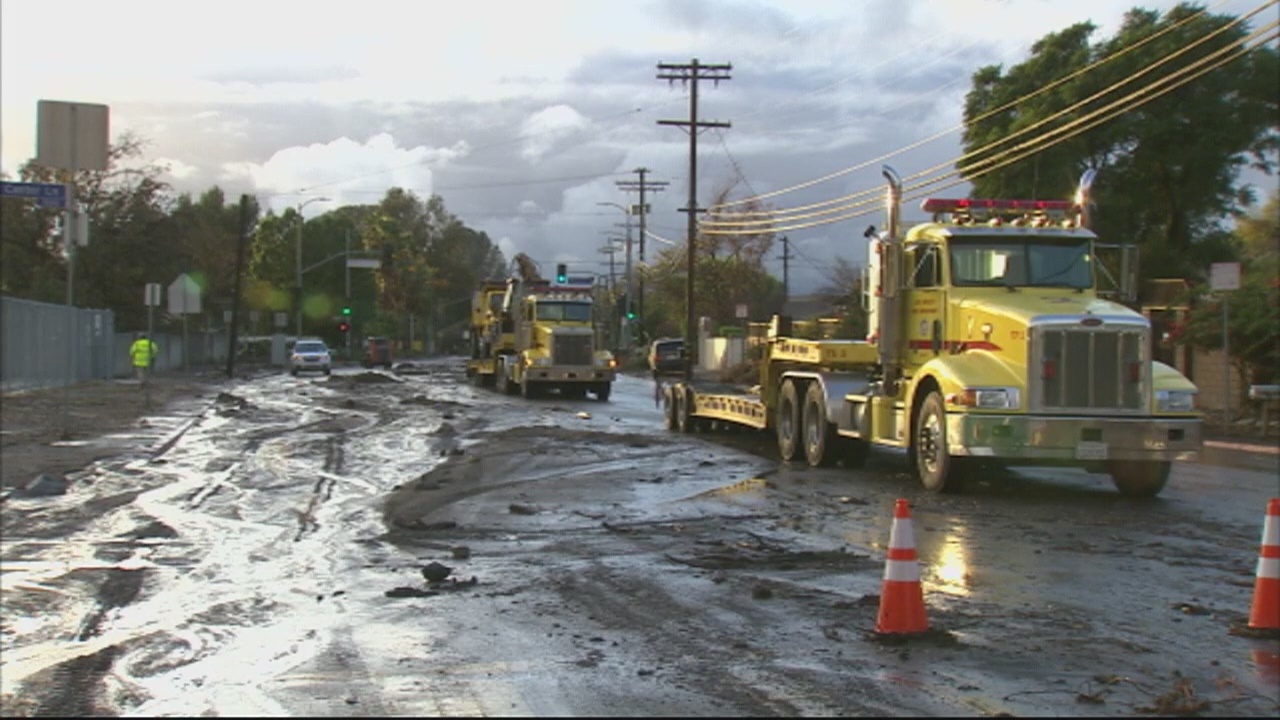 Mud and debris trigger evacuations in La Tuna Canyon