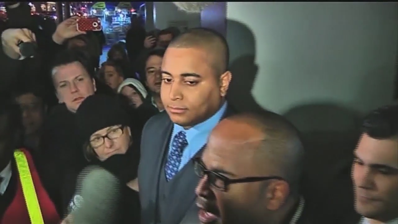 Former NFL player Jonathan Martin threatens school