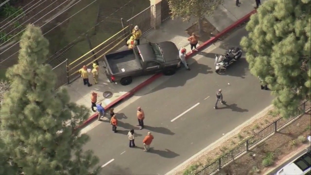 Paramount high school students injured in crash