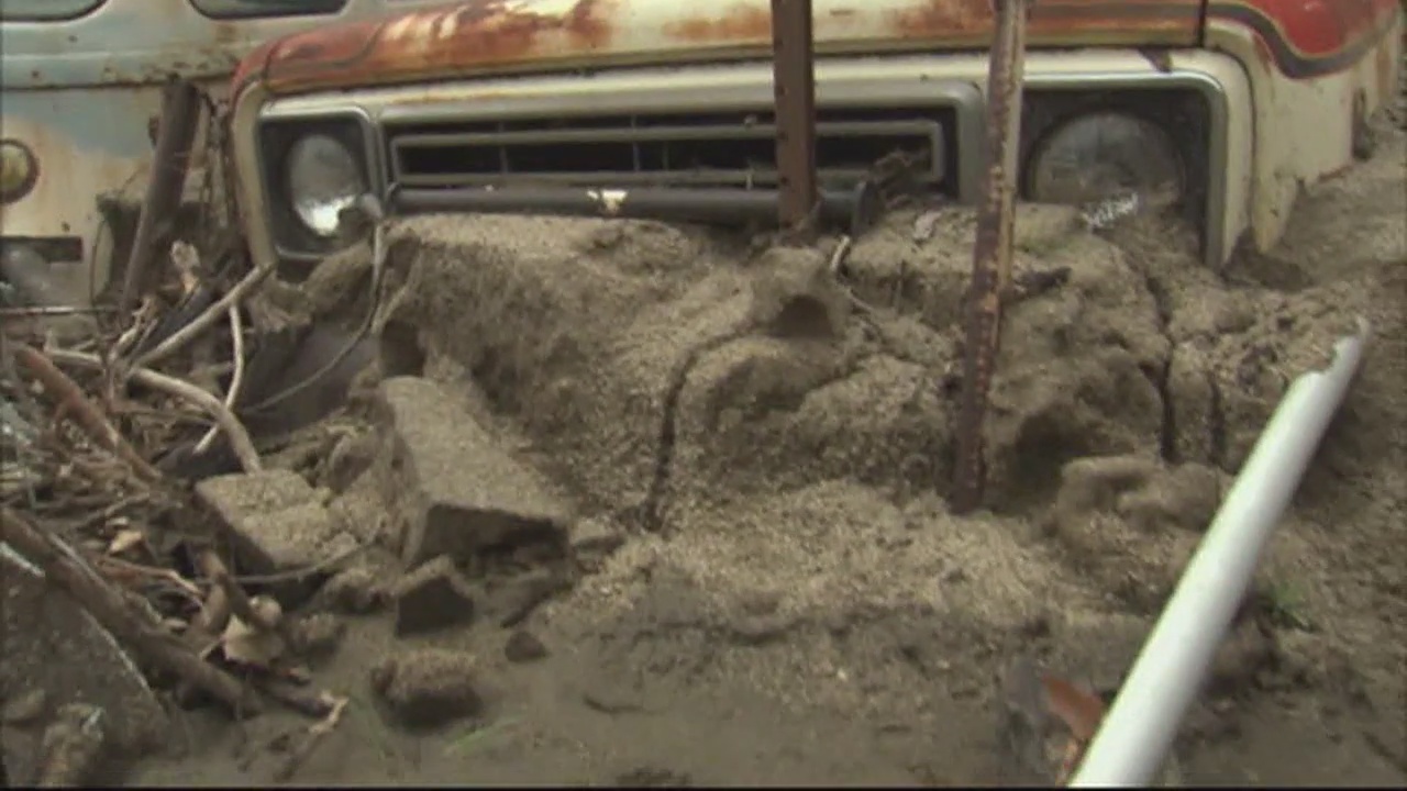 Residents is LA burn areas preparing for heavy rain