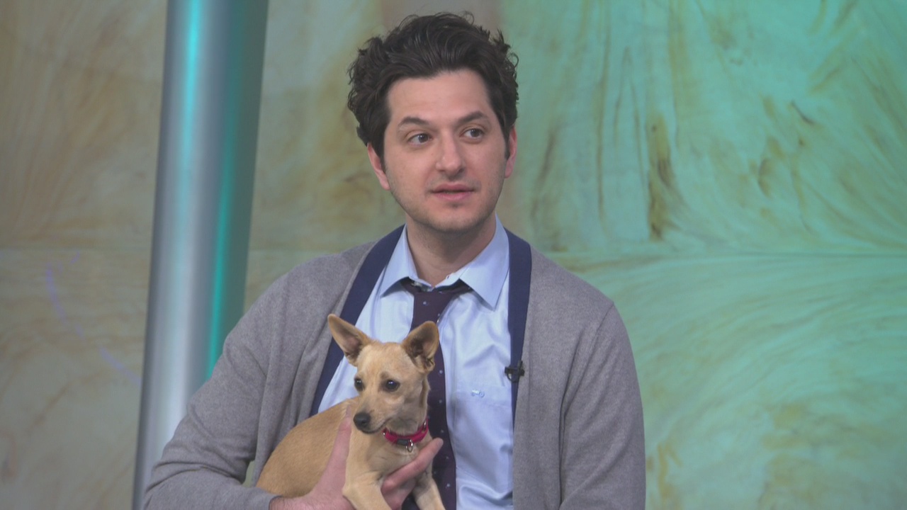 Ben Schwartz talks his favorite cardigan and Netflix?s ?Happy Anniversary?