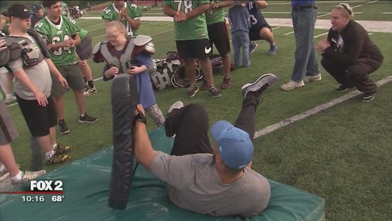 Novi Wildcats host Fantasy Football Camp for kids with special needs