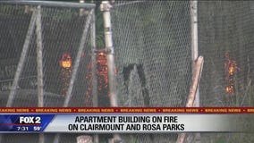 Vacant apartment building catches fire in Detroit