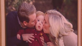 'Awkward Family Photos' now on display at El Segundo art gallery