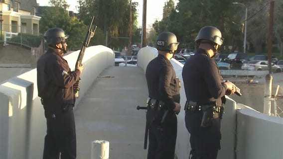 Search continues for suspect in Reseda after pursuit; 1 in custody