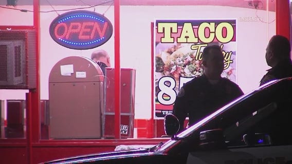 5 men sought for robbing Long Beach restaurant at gunpoint