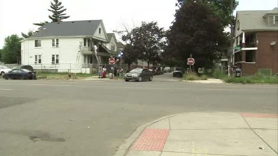 Father dies, caught in shootout in southwest Detroit