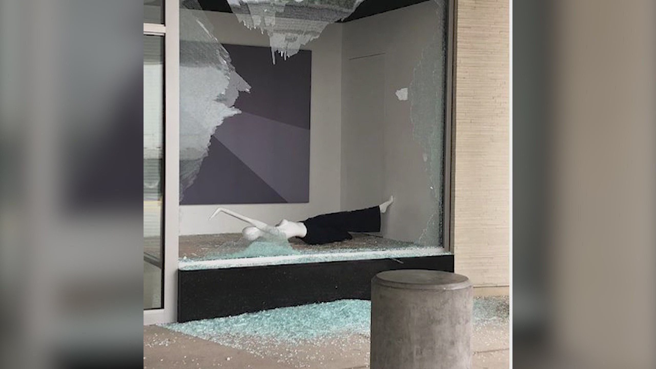 Police investigate a series of high-end smash & grab burglaries