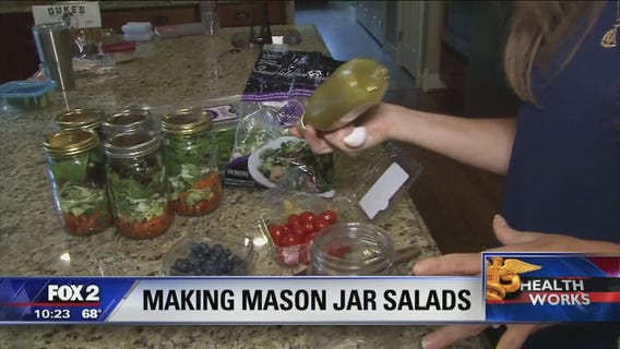 All about the mason jar salad trend you've been seeing online