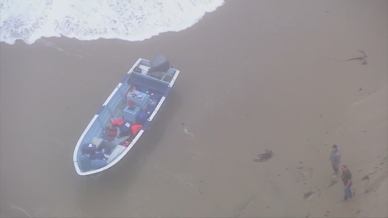 Panga boat lands on Laguna Beach shore; search continuing for occupants