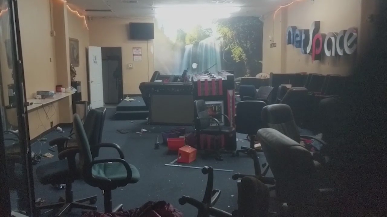 LAPD raids illegal gambling operation in Reseda