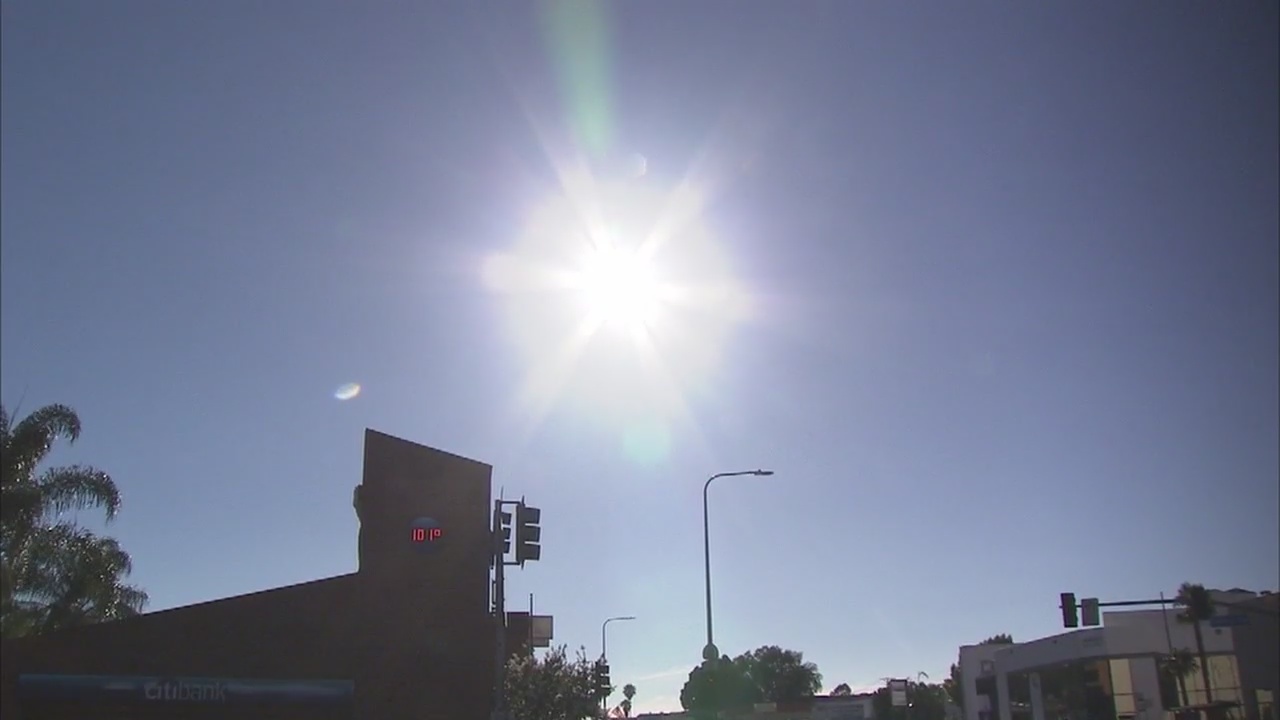 Cooling centers open in SoCal amid Flex Alert, heat wave