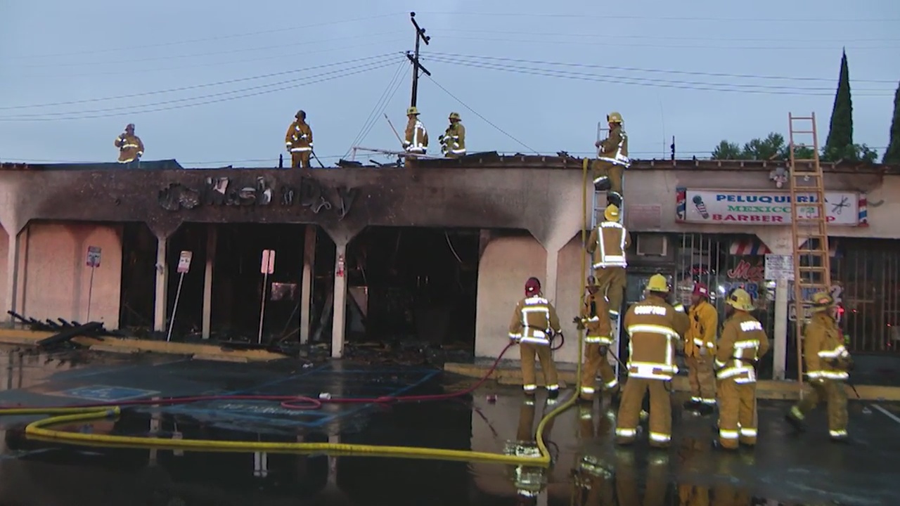 Fire damages strip mall in Compton