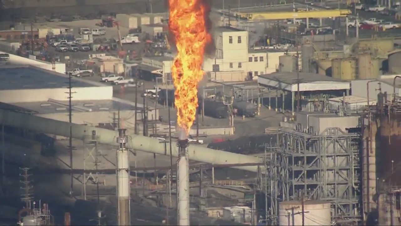 Power interruption prompts burnoff at Chevron refinery in El Segundo