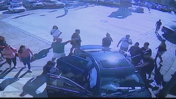 Car crashes into business in Bell