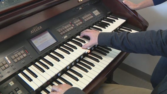 Dodger Stadium organist works to fire up the fans