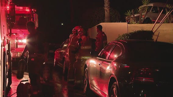 5 displaced in Pasadena apartment building fire