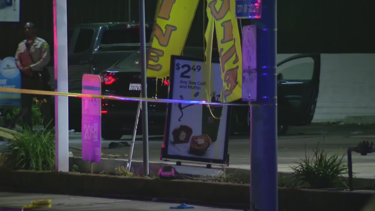 Sheriff's deputy shoots and wounds man at City of Industry convenience store