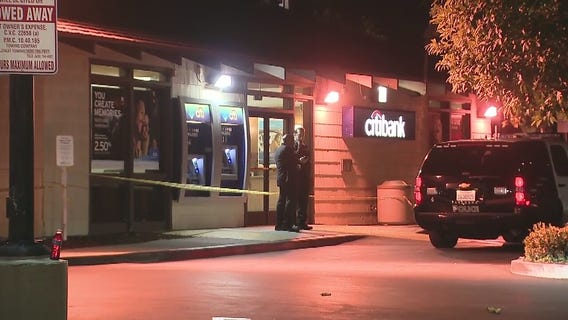 Police capture suspect breaking into bank