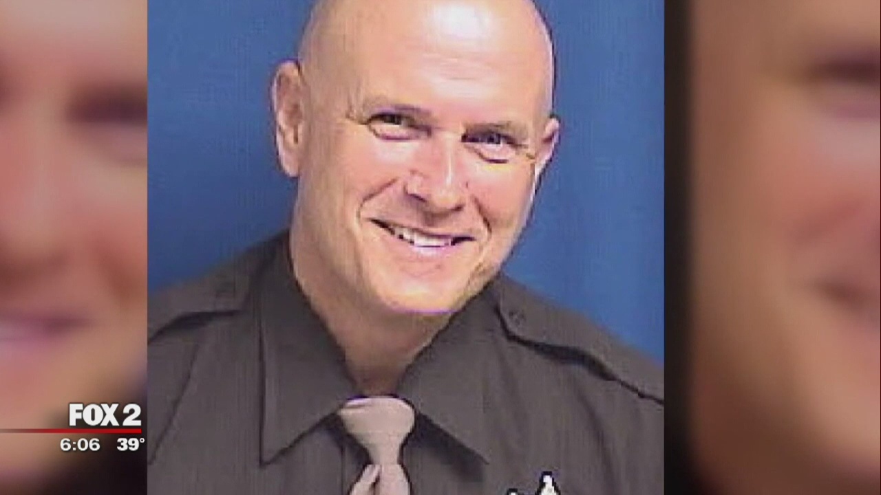 Hundreds pay respects to fallen Oakland County deputy at visitation ...