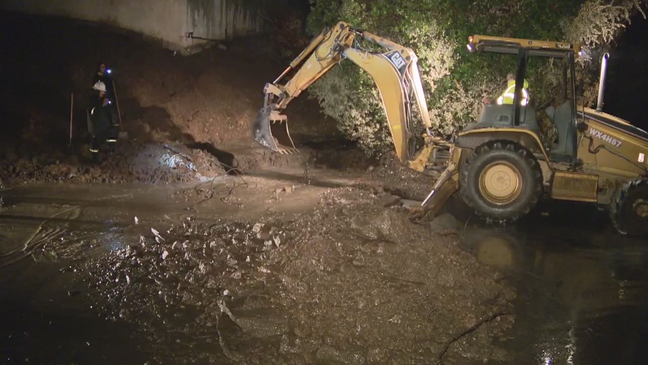 Rain in Woolsey fire zone triggers mudslide in Malibu
