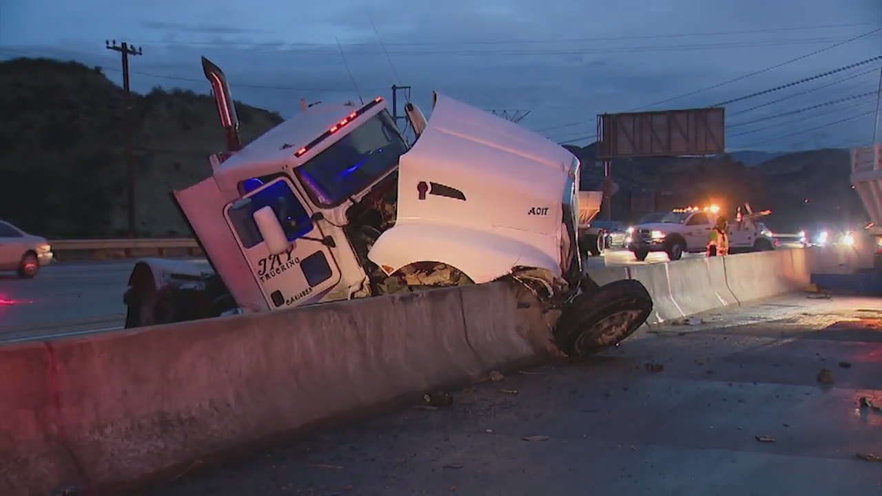 Jackknifed semi-crash slows traffic on 14 Freeway in Santa Clarita