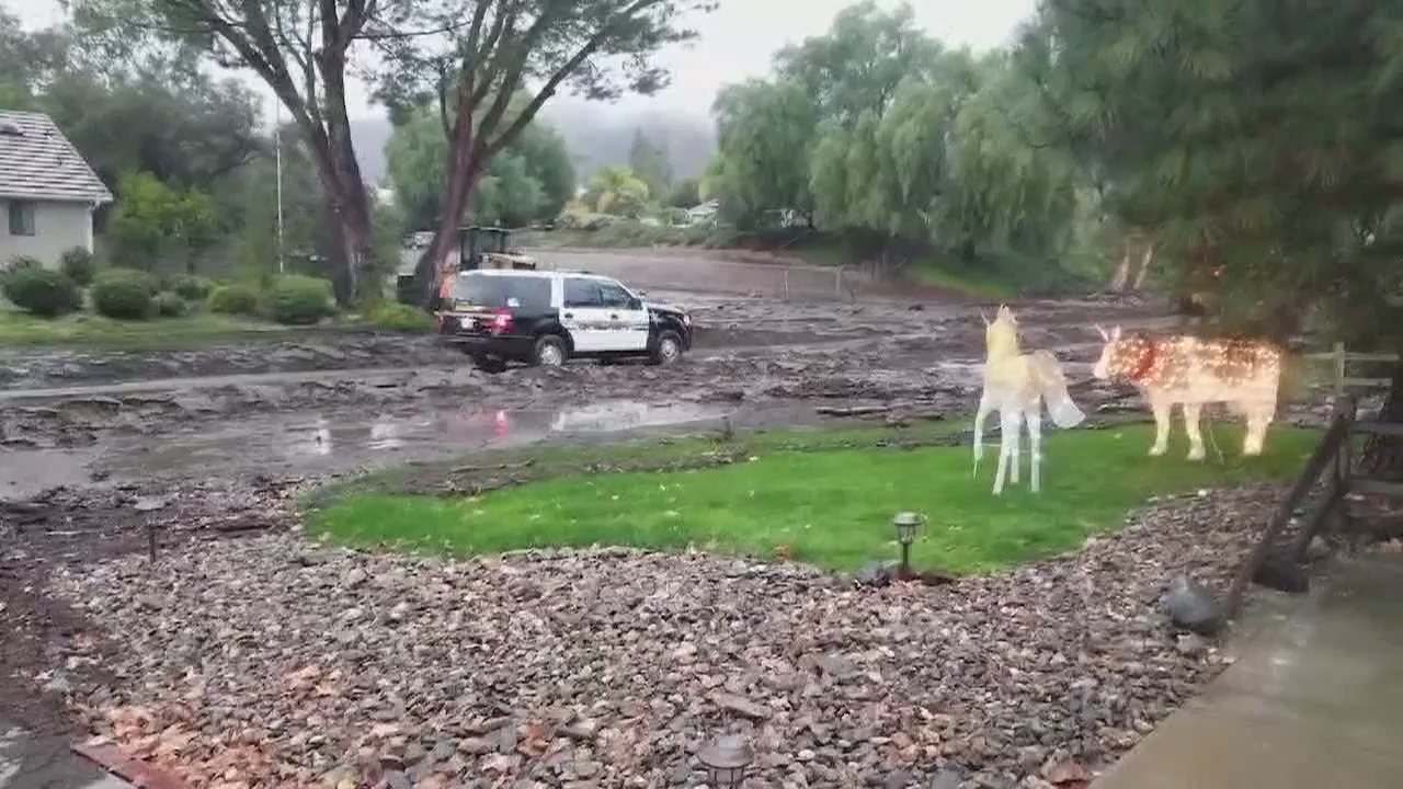 Lake Elsinore residents capture dramatic slide on cell phone video