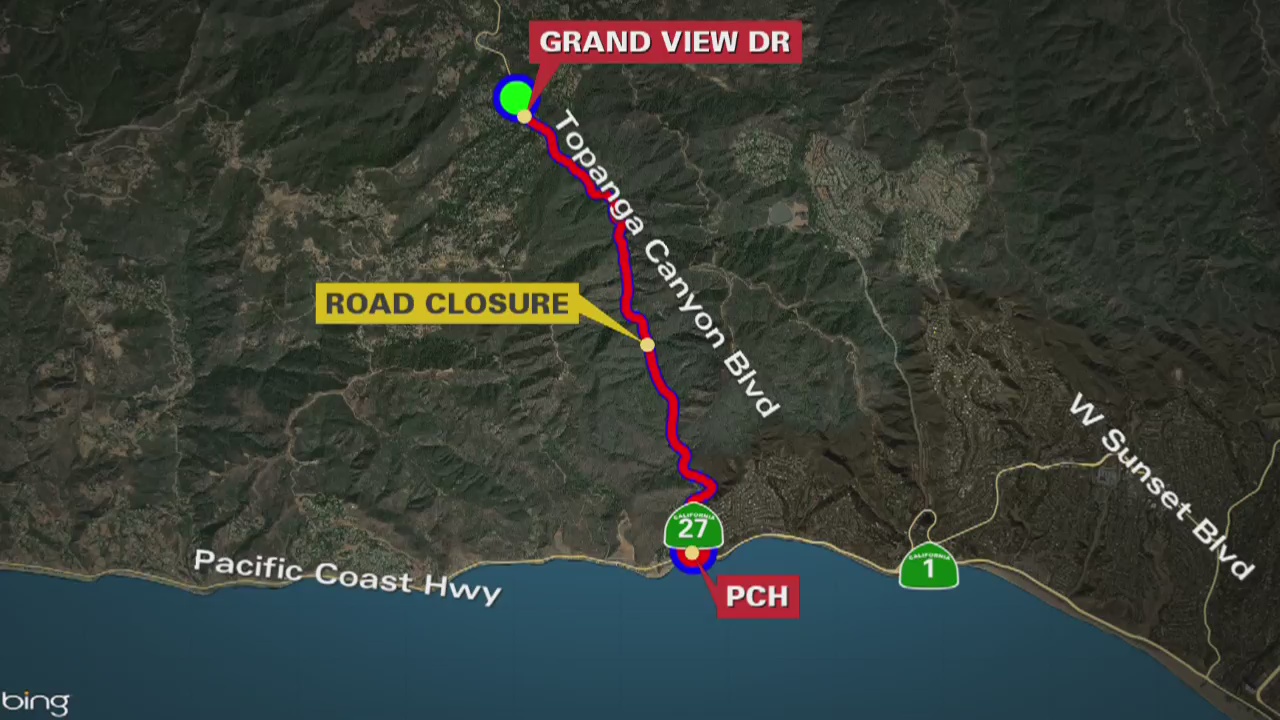 Rock slide shuts down Topanga Canyon Boulevard