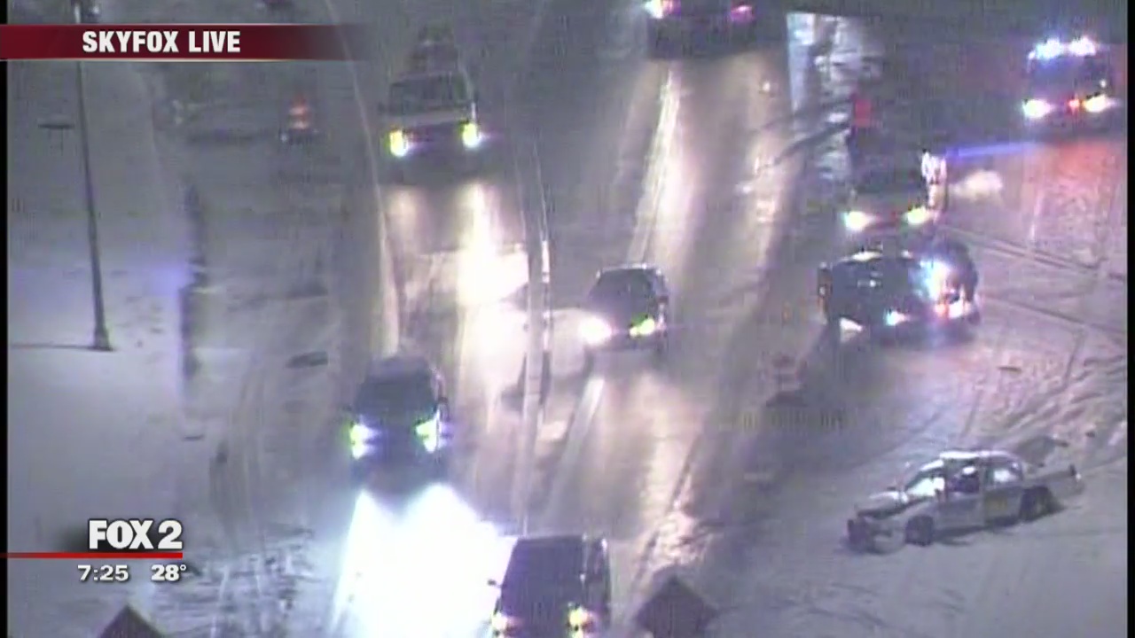 Accident on I-75 involving Detroit Police squad car