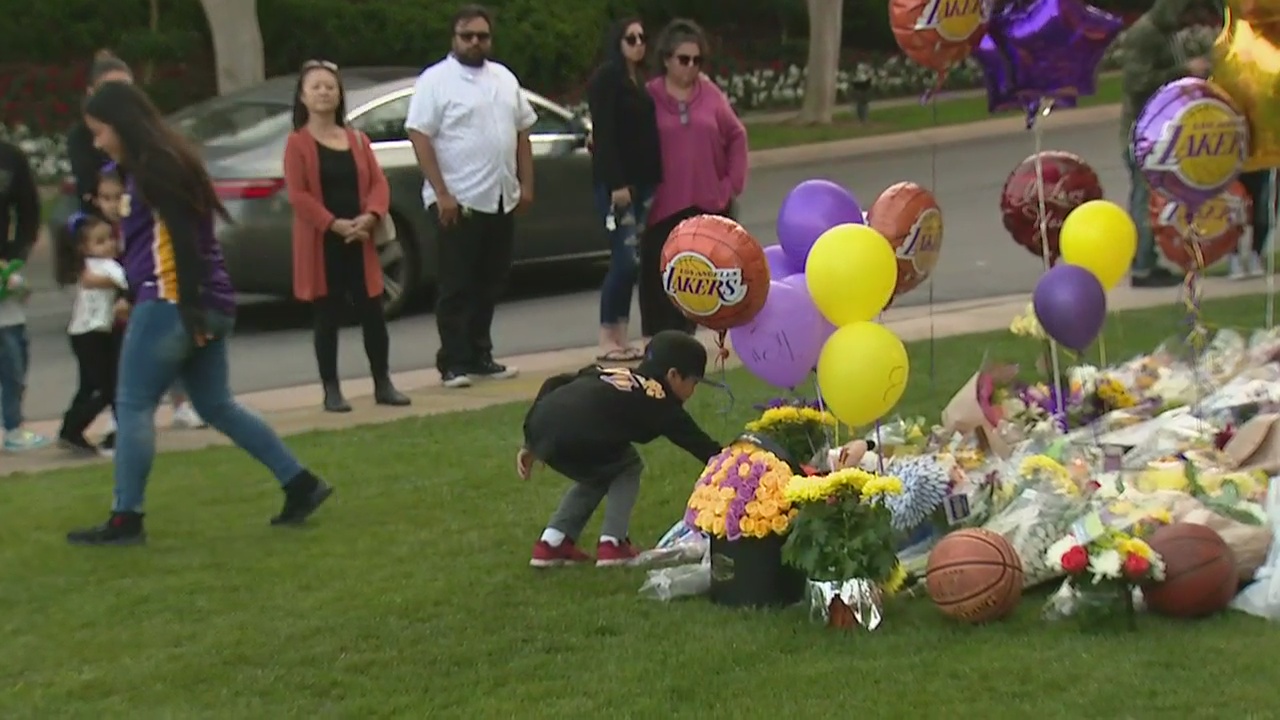 Neighbors mourn Kobe and the 8 other victims of Calabasas copter crash