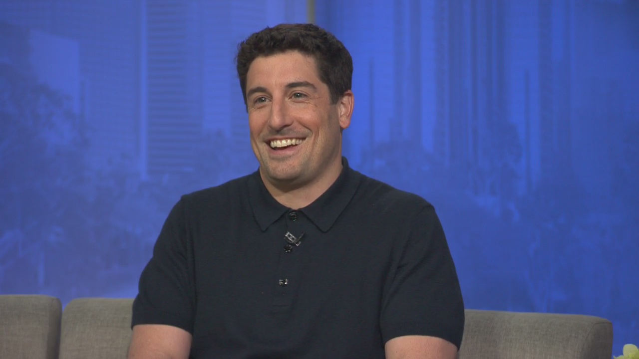 Actor Jason Biggs talks about role in new Fox series Outmatched