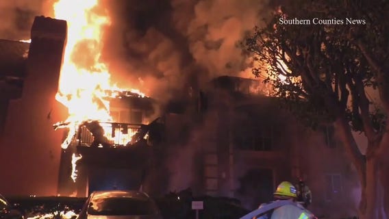 Fire destroys Tustin apartment building