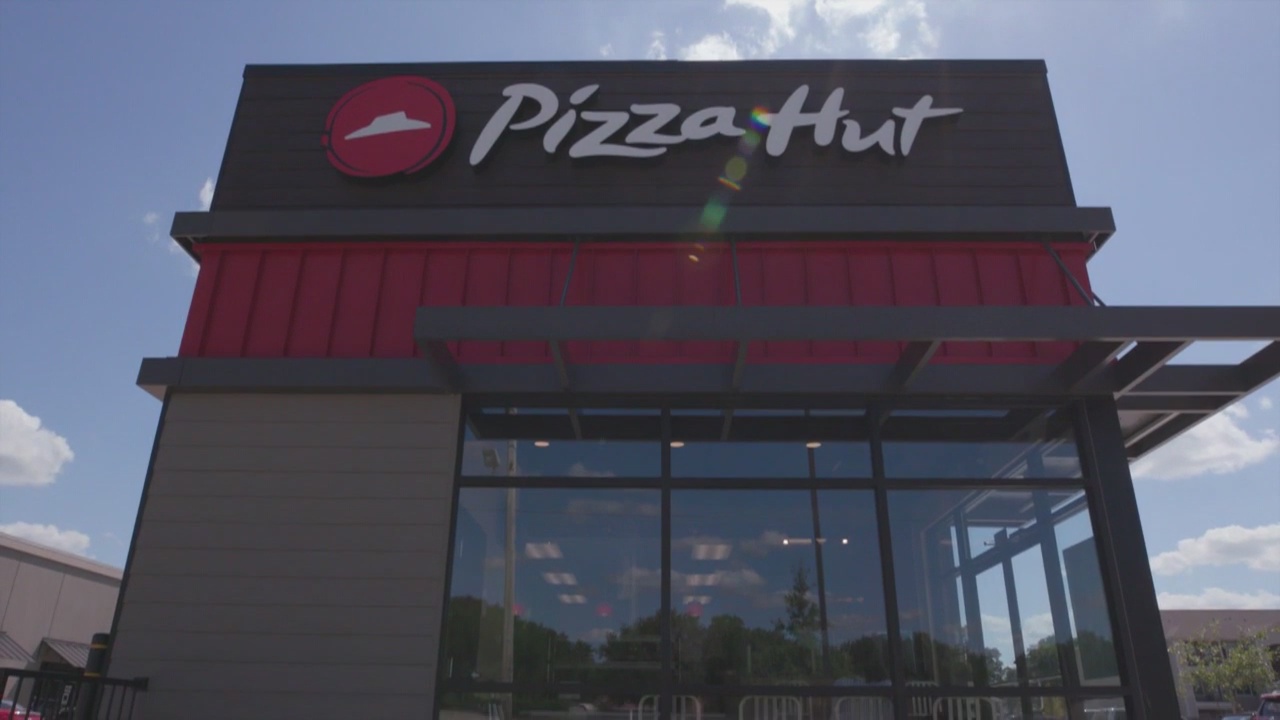 FOX 11 Job Finder: 1,000 jobs available at area Pizza Hut restaurants