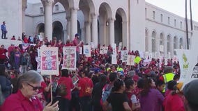 LAUSD, teachers' union set to meet Wednesday in hopes of averting strike