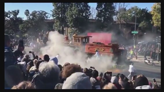 Small fire breaks out on float at 130th annual Rose Parade