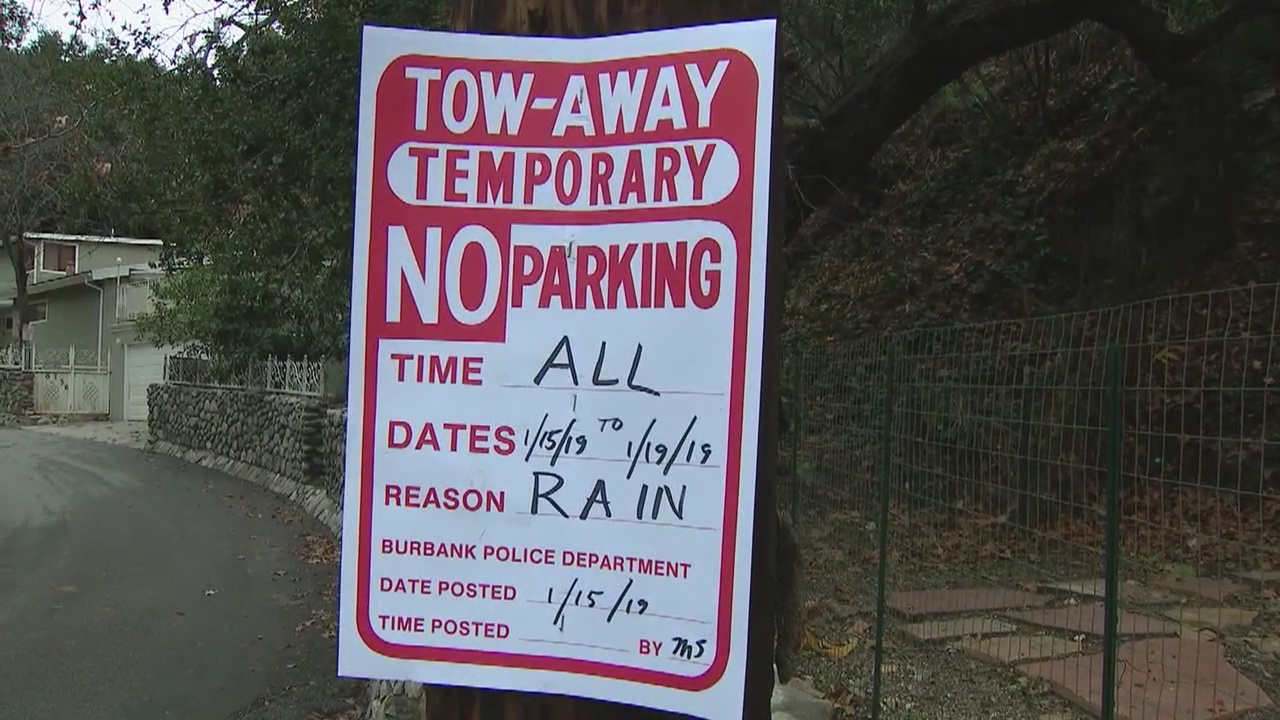 Mandatory evacuations lifted for Burbank neighborhood