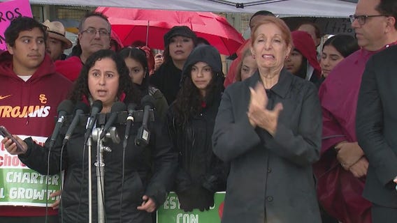 Talks resume in effort to end strike by Los Angeles teachers