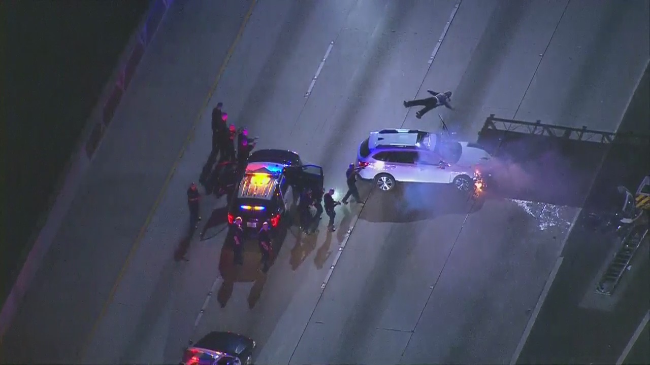 Pursuit ends in fiery crash on the 101 freeway in Hollywood - arrest